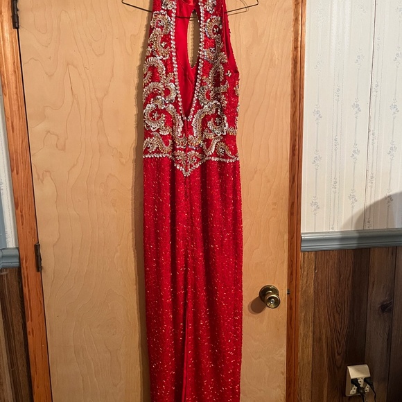 Red sequined formal - Picture 4 of 7
